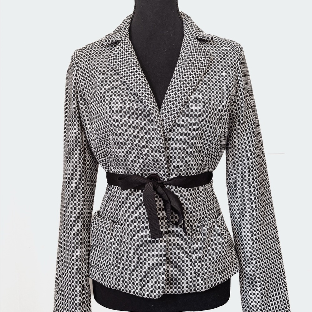 Chic and Feminine White House Black Market One Button Blazer – Work to Evening